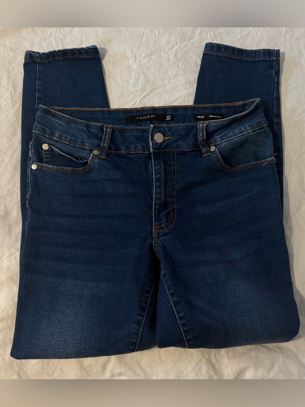✨Tahari Kelly Mid-Rise Skinny Jeans✨